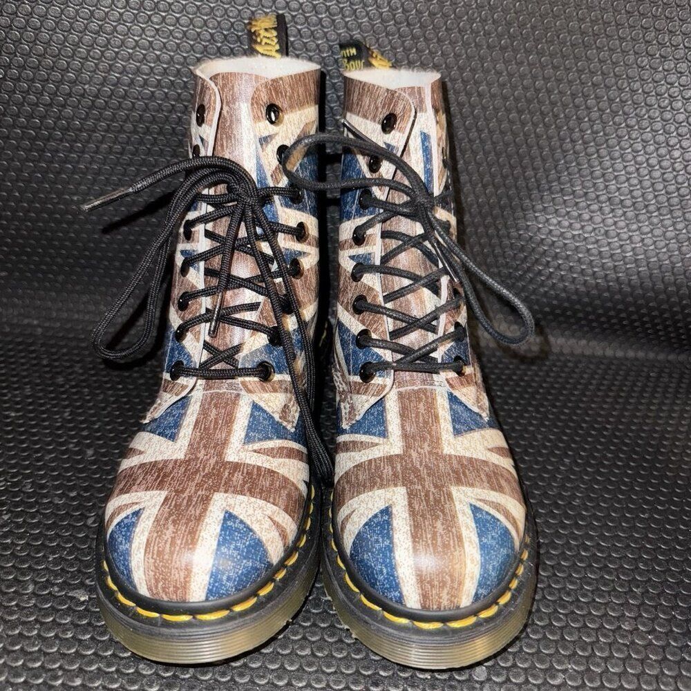 Dr. Doc Martens RARE Pascal Virginia Union Jack British Flag Boots Womens Size 6 - Picture 2 of 8